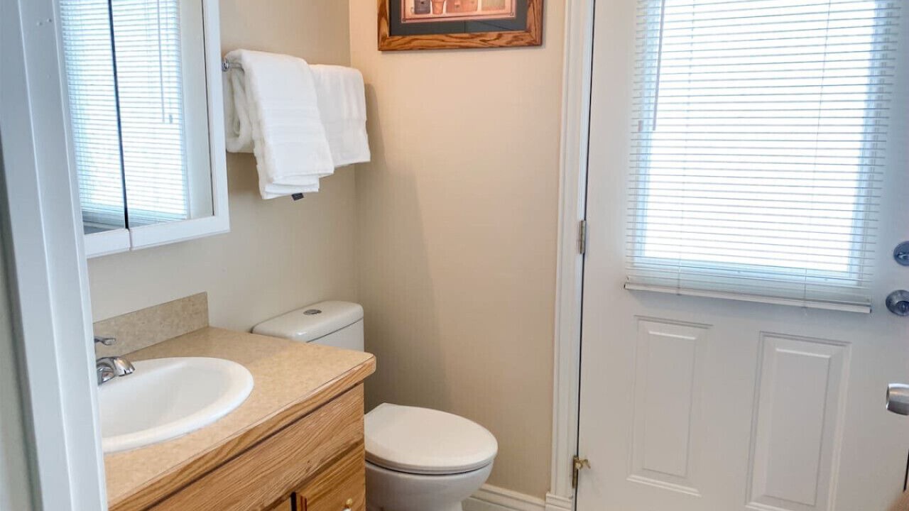 Photo of Bathroom in Garden City