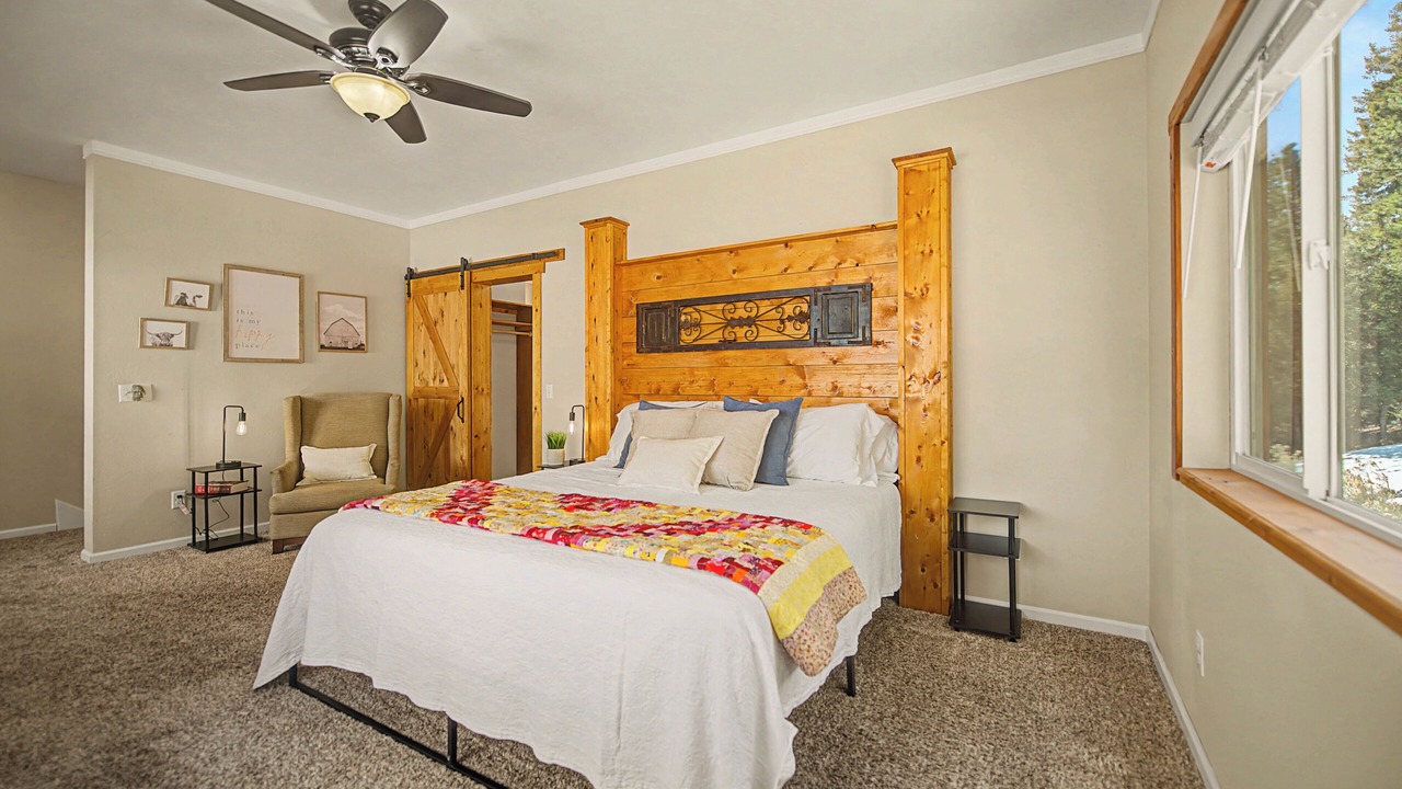 Photo of Bedroom in Mammoth Creek