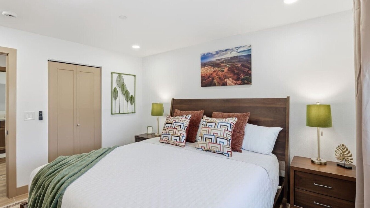 Photo of Bedroom in New Papago Parkway