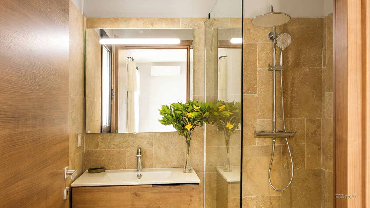 Photo of Bathroom in Sisco