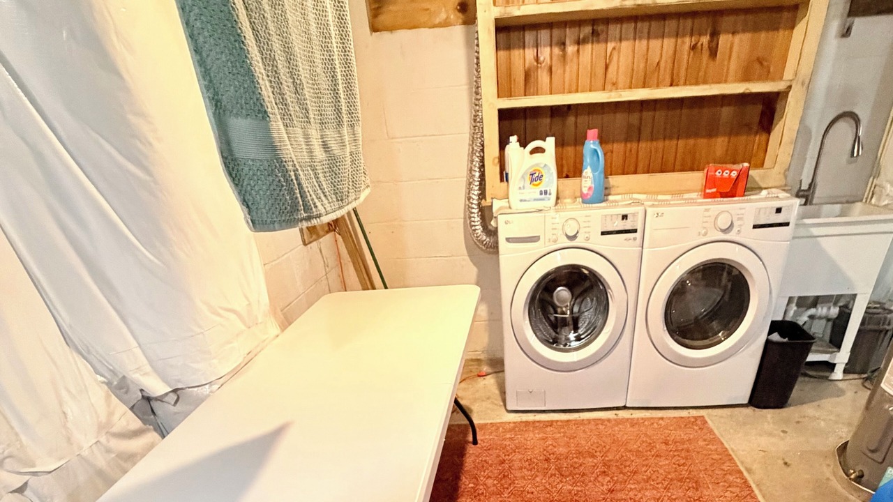 Photo of Bathroom in Calvert Beach-Long Beach