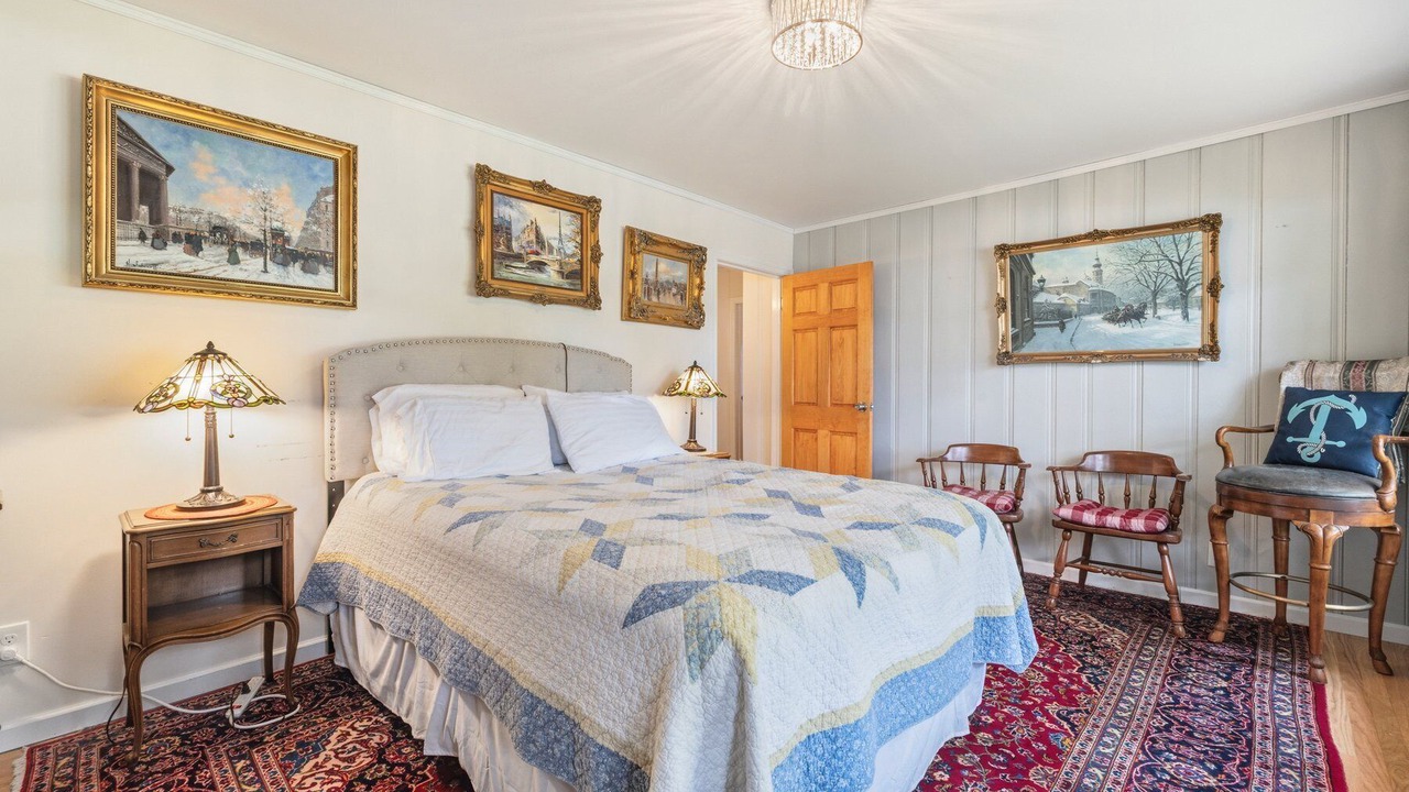 Photo of Bedroom in Calvert Beach-Long Beach