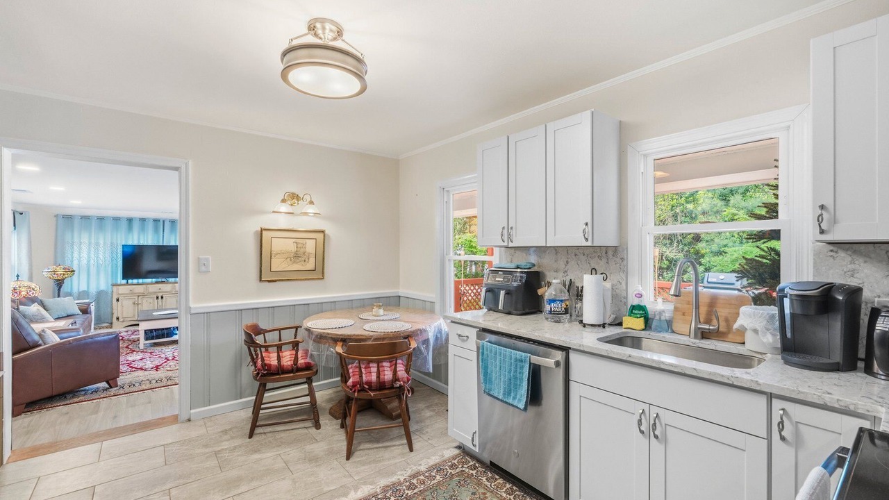 Photo of Kitchen in Calvert Beach-Long Beach