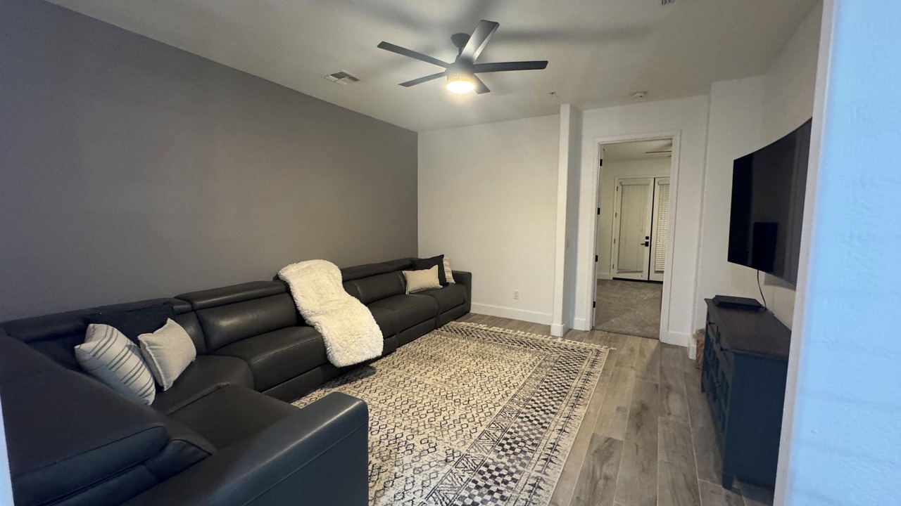 Photo of Livingroom in East Mesa