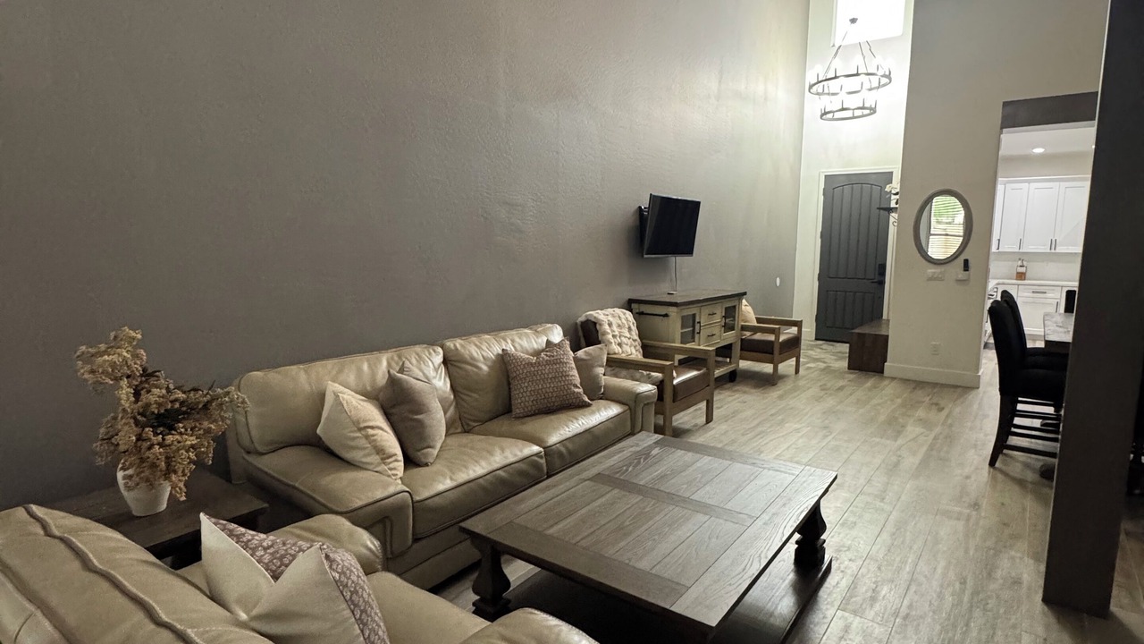Photo of Livingroom in East Mesa