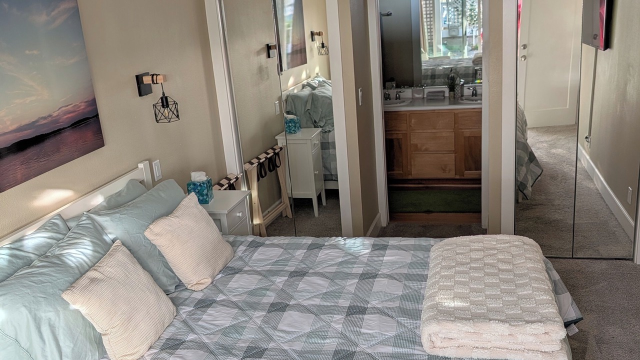 Photo of Bedroom in North Lakeport