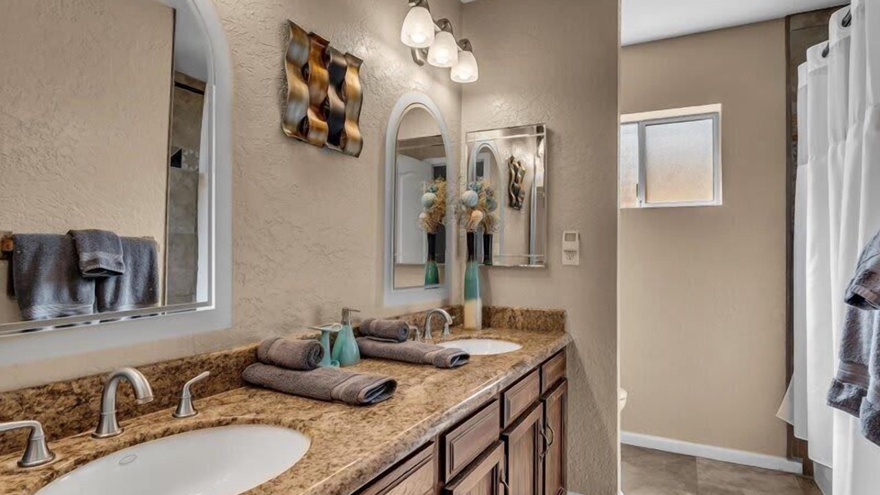 Photo of Bathroom in Trail West