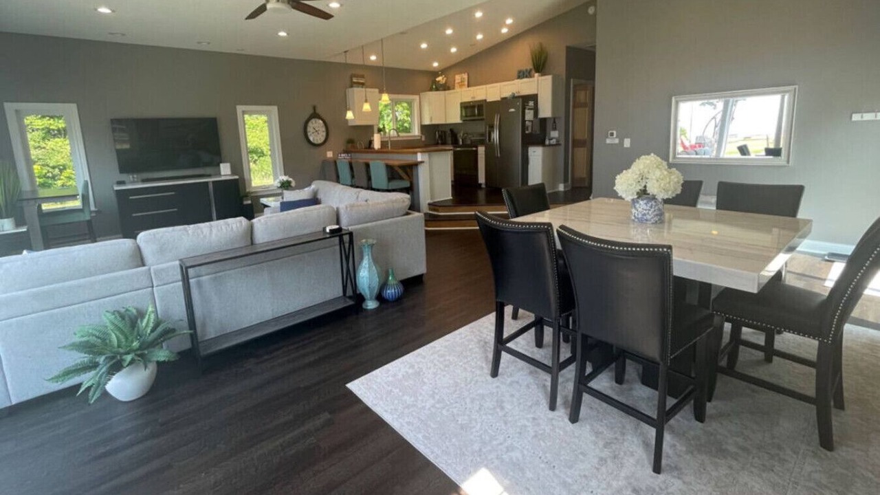 Photo of Livingroom in Kelleys Island