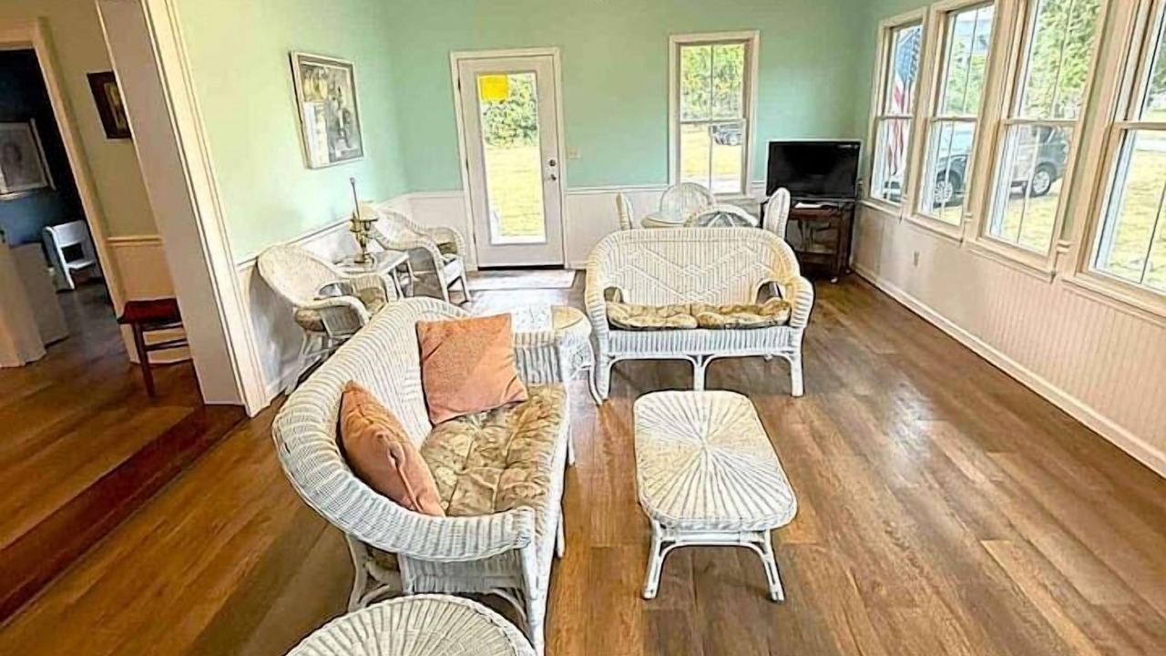 Photo of Livingroom in Kelleys Island
