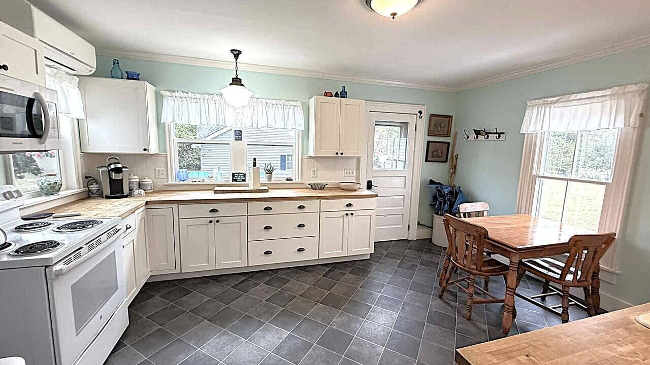 Photo of Kitchen in Kelleys Island