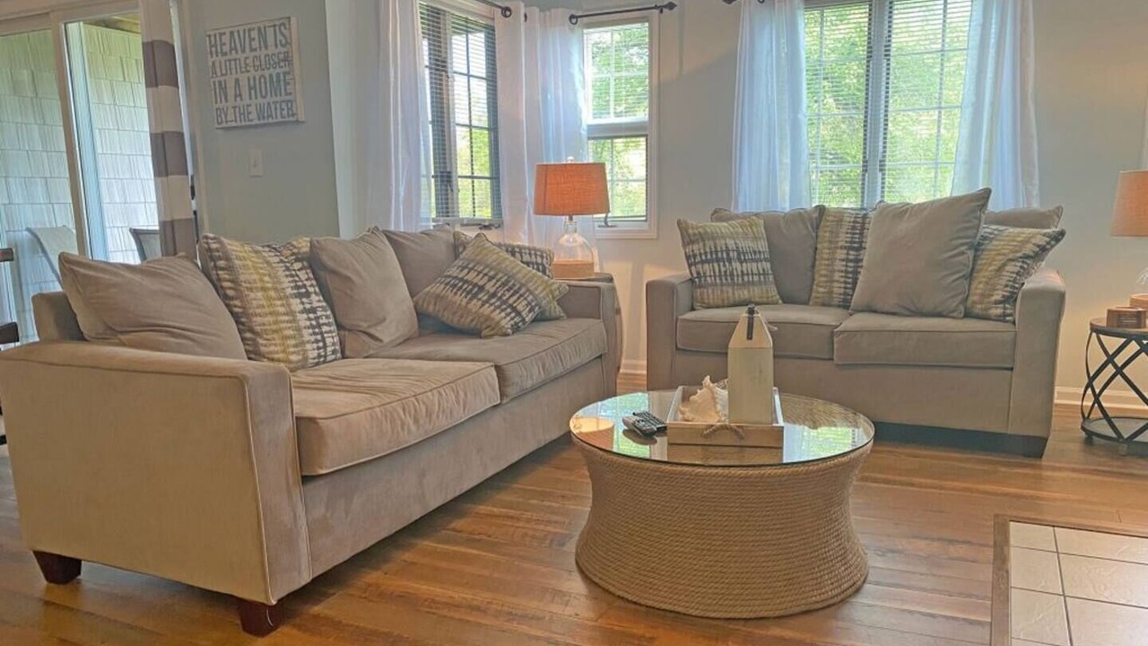 Photo of Livingroom in Kelleys Island