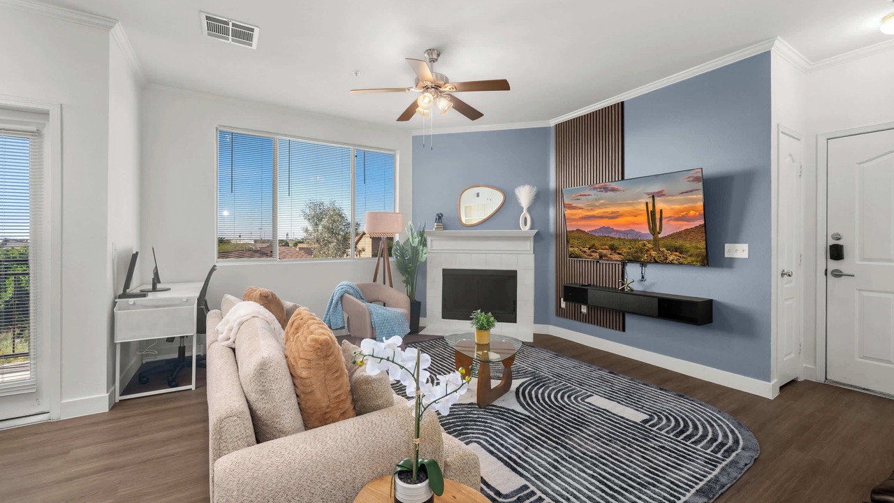 Photo of Livingroom in McDowell Mountain Apartments