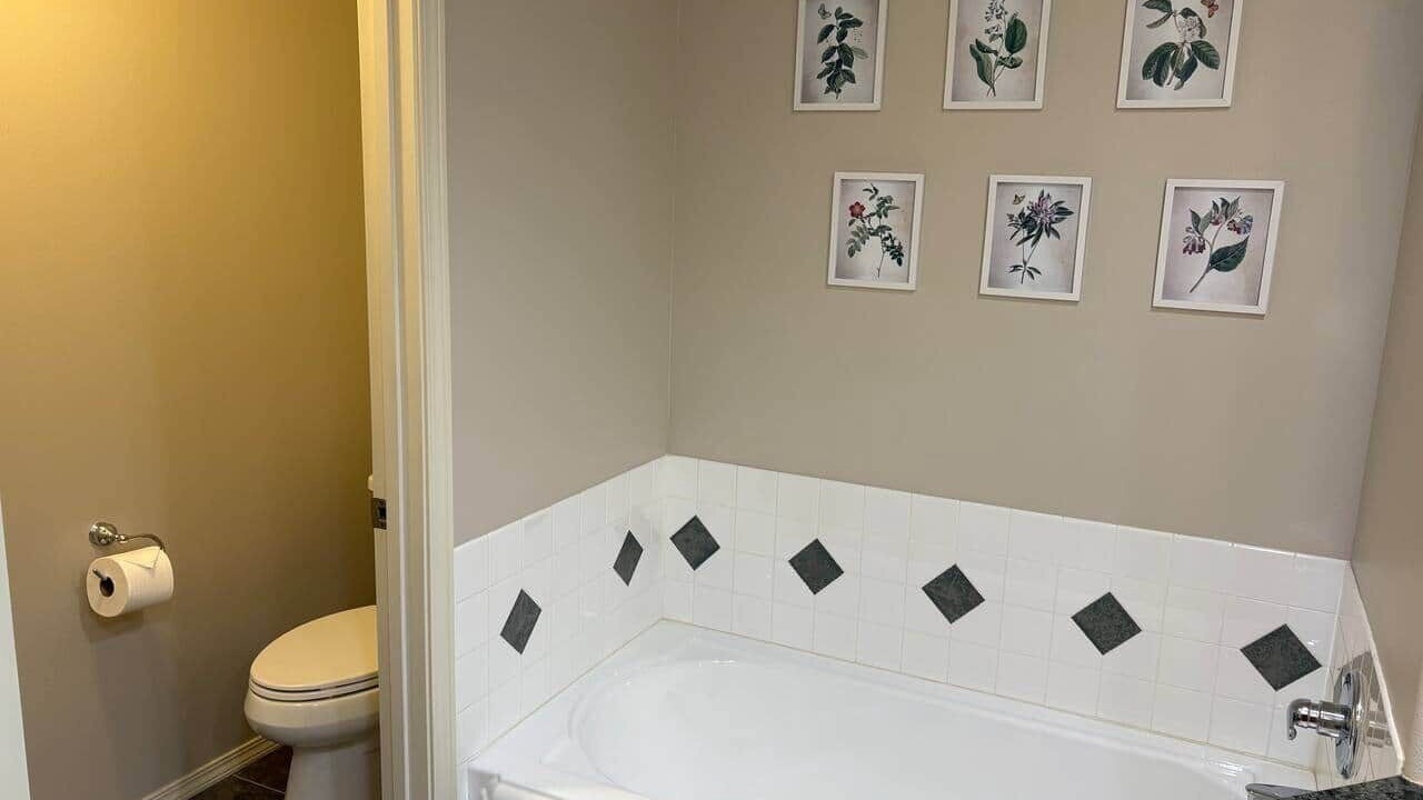 Photo of Bathroom in Colbert