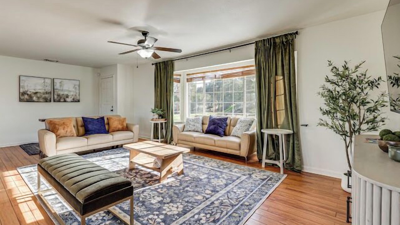Photo of Livingroom in Yosemite Lakes