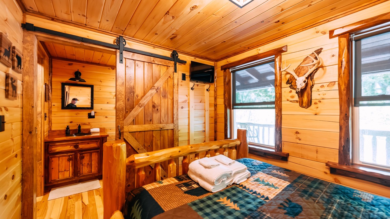 Photo of Bedroom in Nelsonville