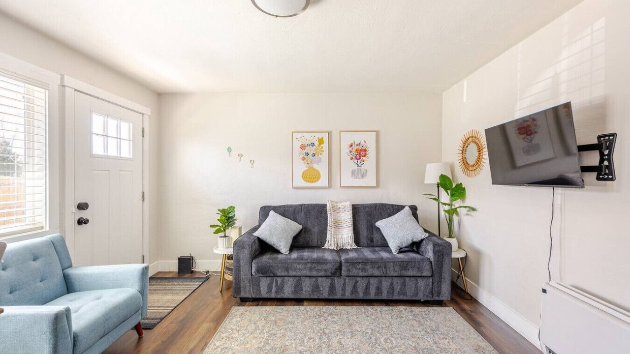 Photo of Livingroom in Midtown