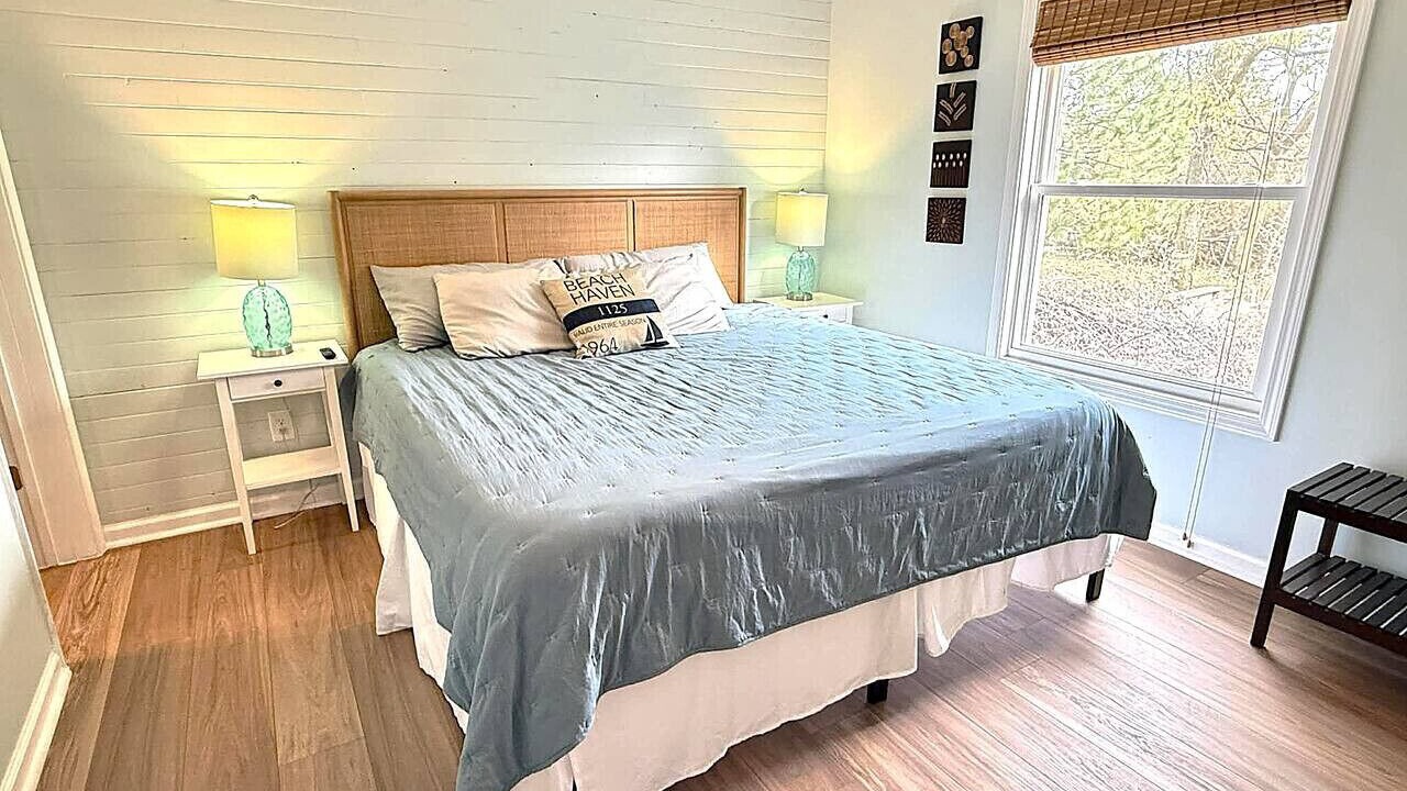 Photo of Bedroom in Kelleys Island