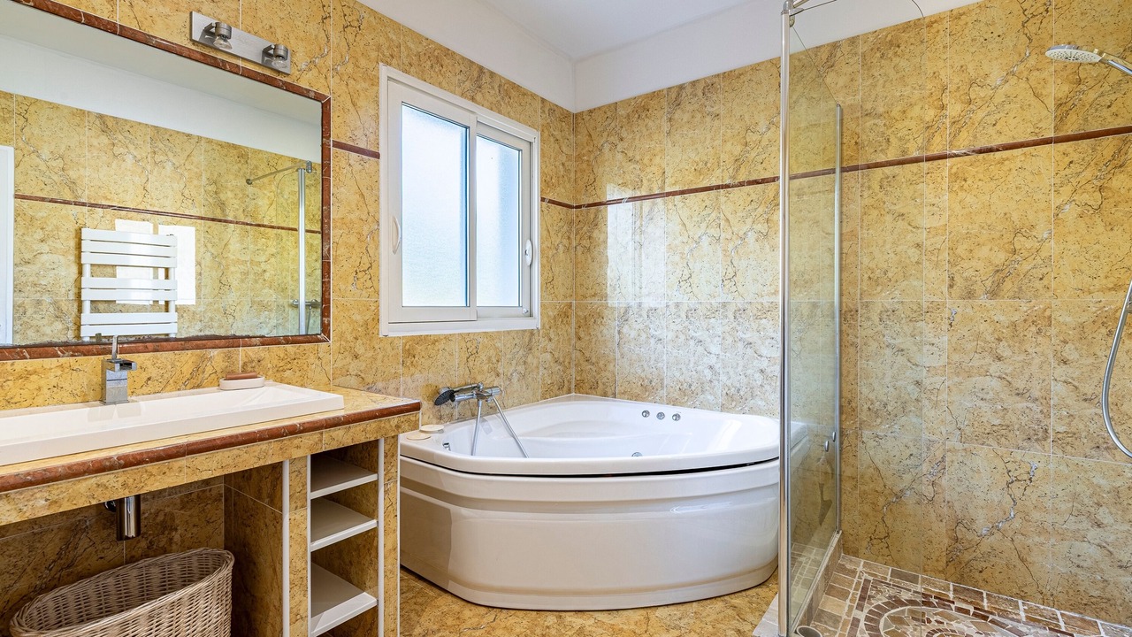 Photo of Bathroom in Favone