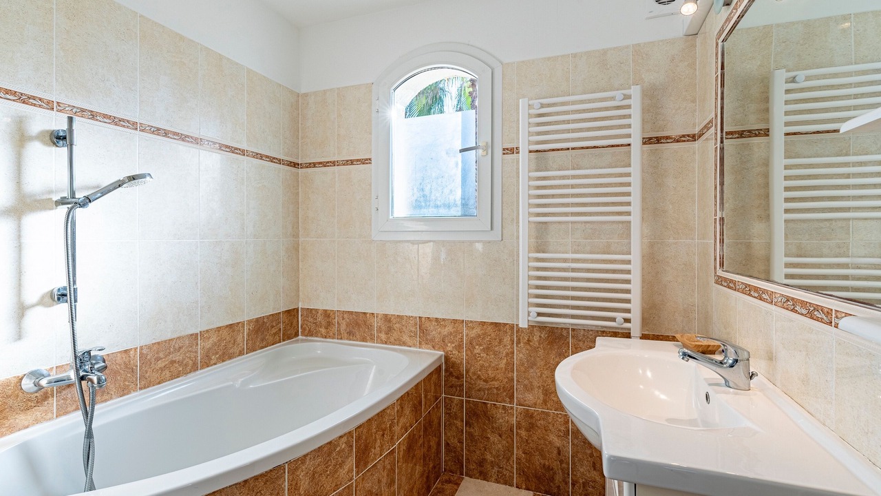 Photo of Bathroom in Favone