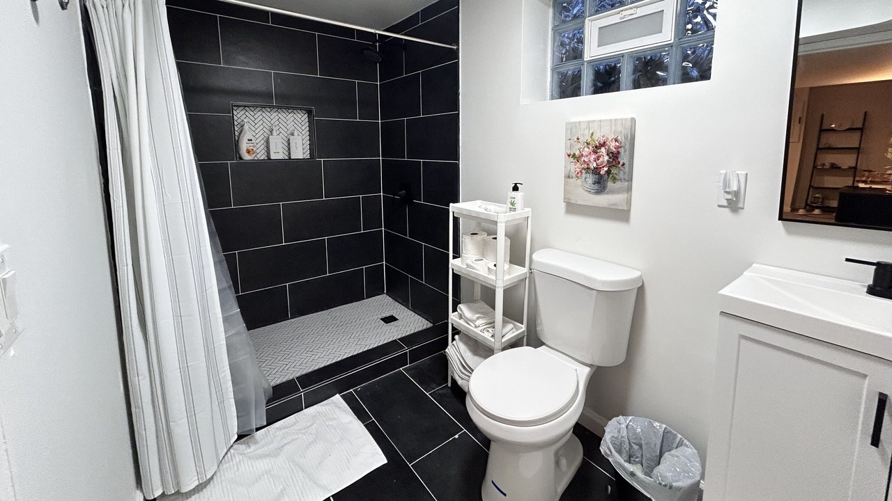 Photo of Bathroom in Roselawn Finance