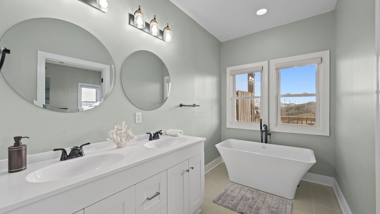 Photo of Bathroom in Ocean City Beach