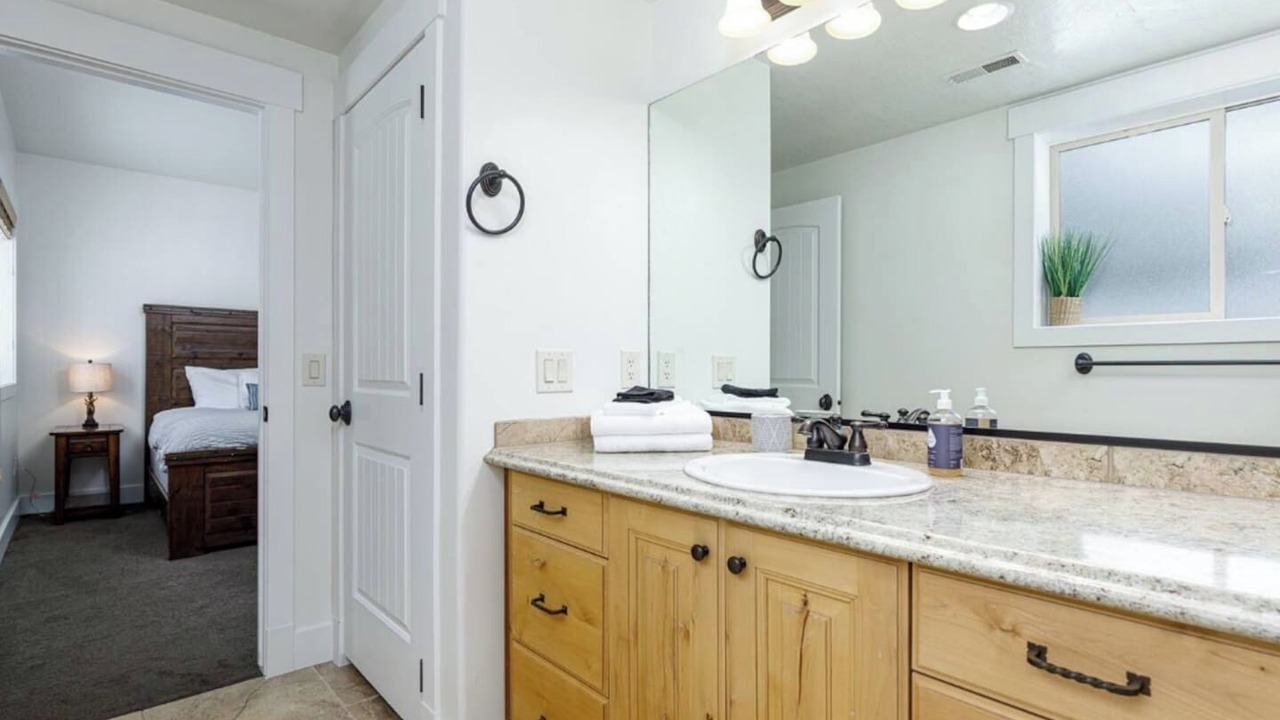 Photo of Bathroom in Meadow View Heights