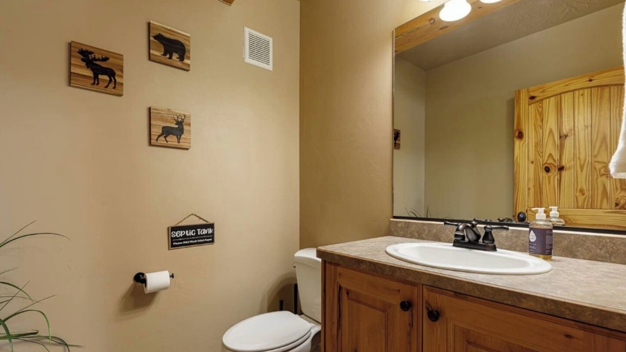Photo of Bathroom in Meadow View Heights