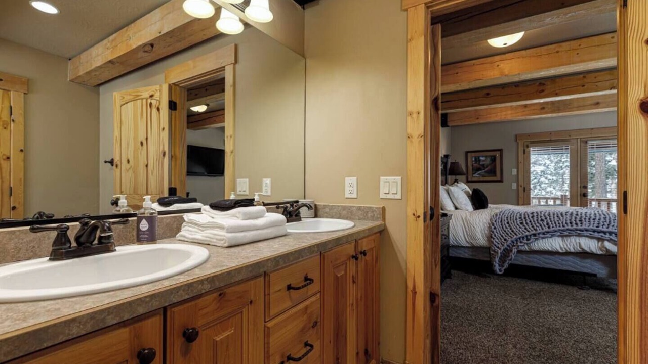 Photo of Bathroom in Meadow View Heights