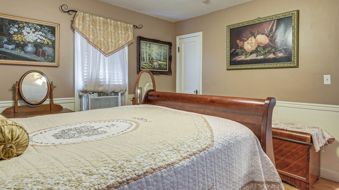 Photo of Bedroom in Huntington