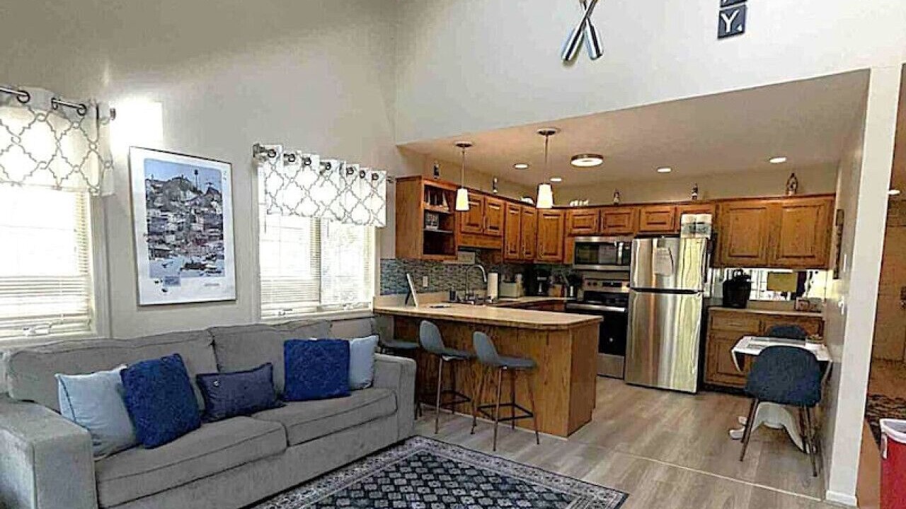 Photo of Livingroom in Kelleys Island