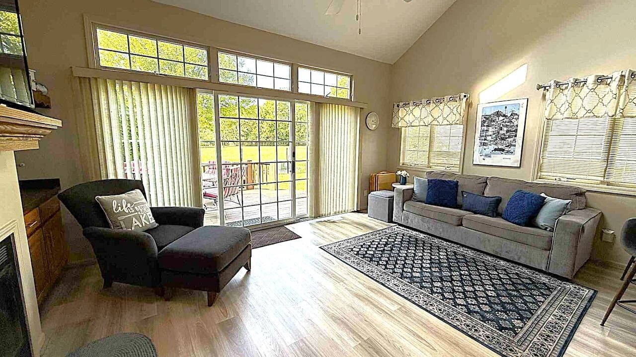 Photo of Livingroom in Kelleys Island