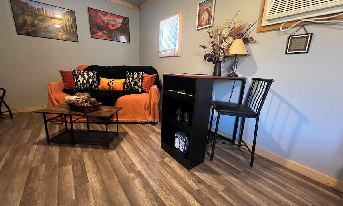 Photo of Livingroom in Sevier