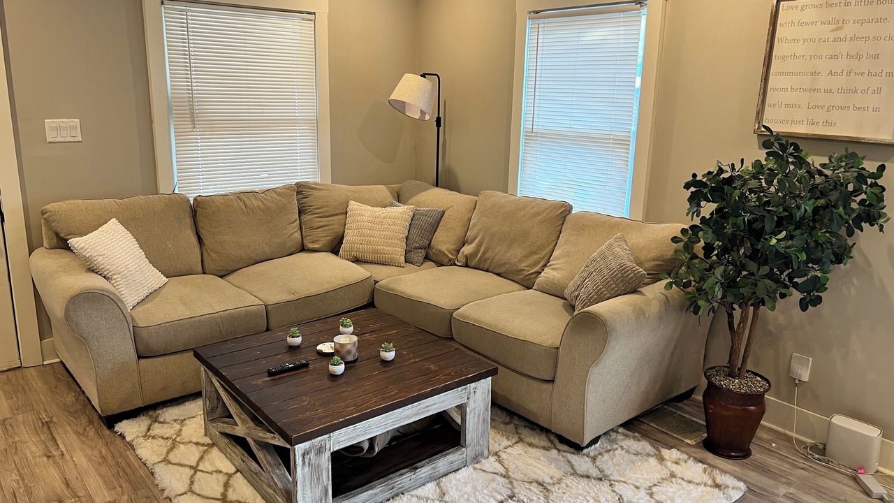 Photo of Livingroom in Near Eastside