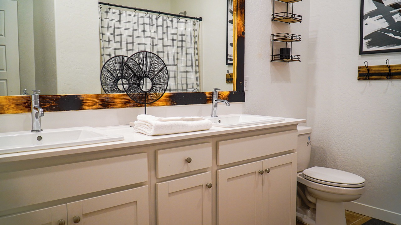 Photo of Bathroom in Hanford
