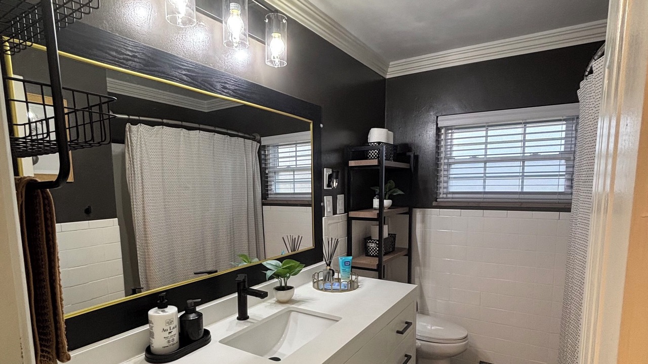 Photo of Bathroom in Hurricane