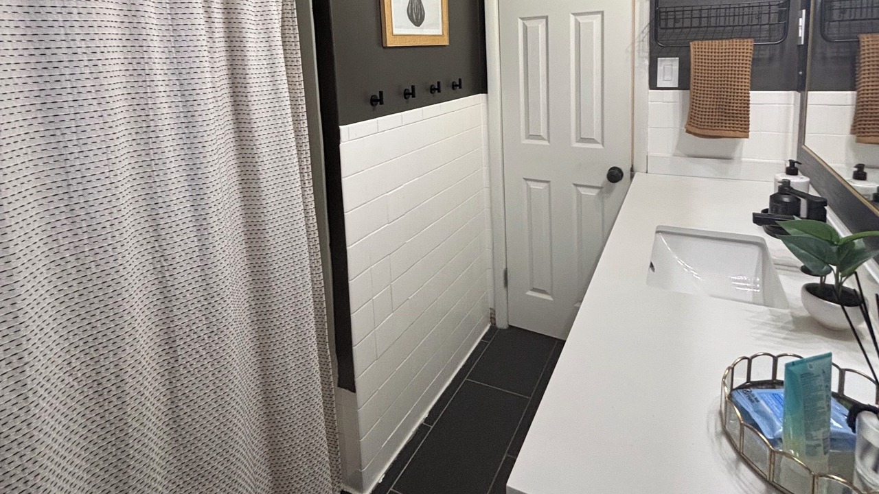 Photo of Bathroom in Hurricane