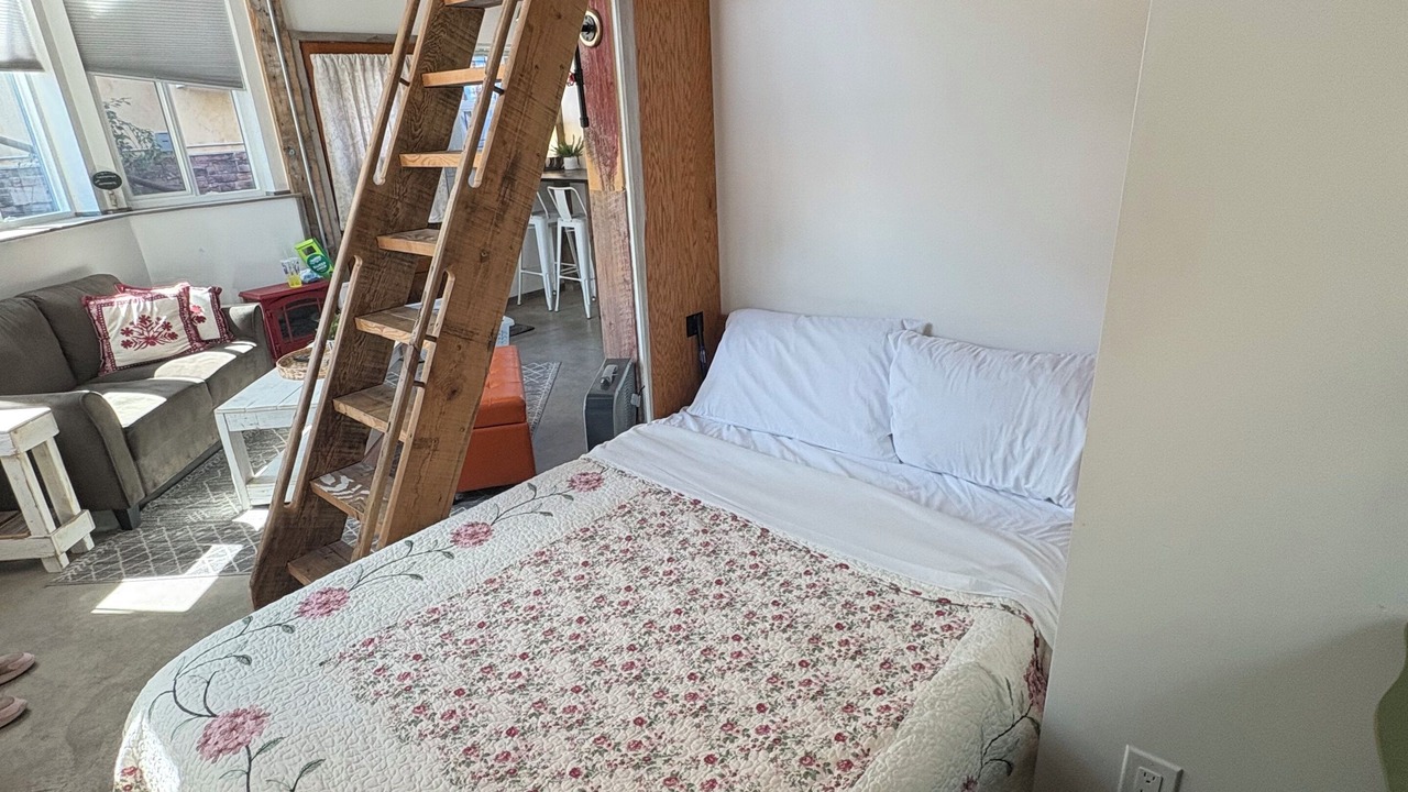 Photo of Bedroom in Riverfront