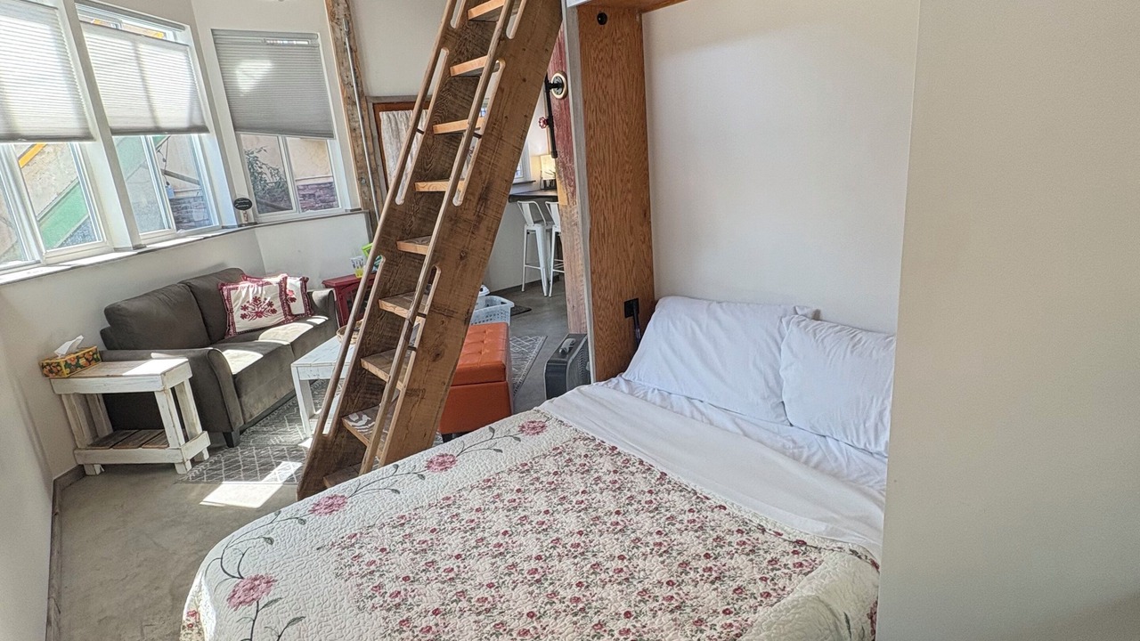 Photo of Bedroom in Riverfront