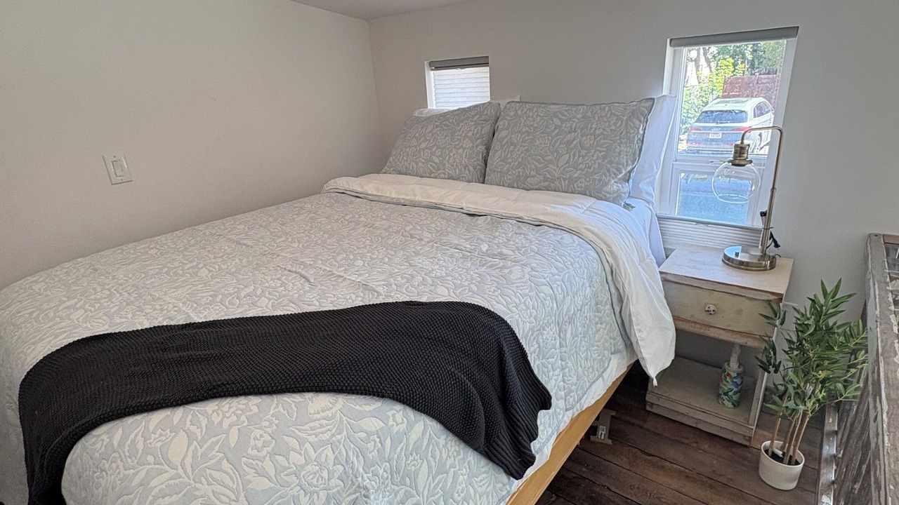 Photo of Bedroom in Riverfront