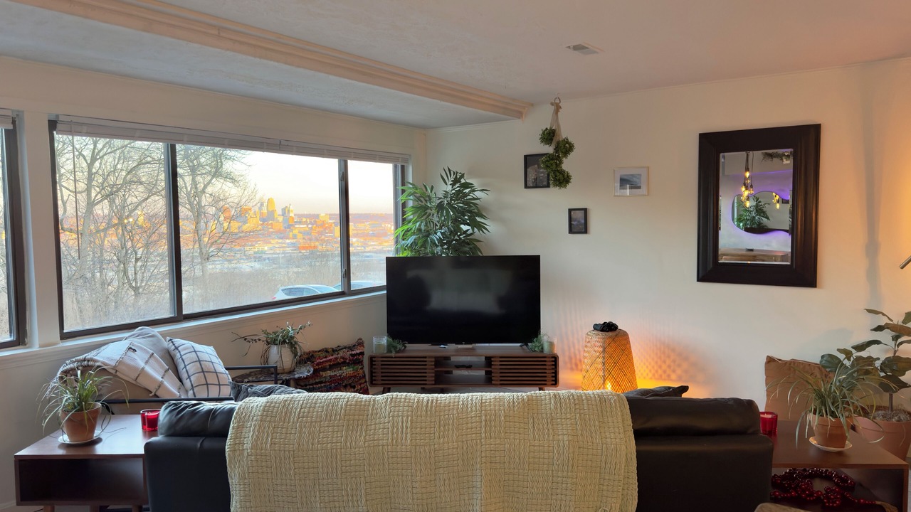 Photo of Livingroom in East Price Hill