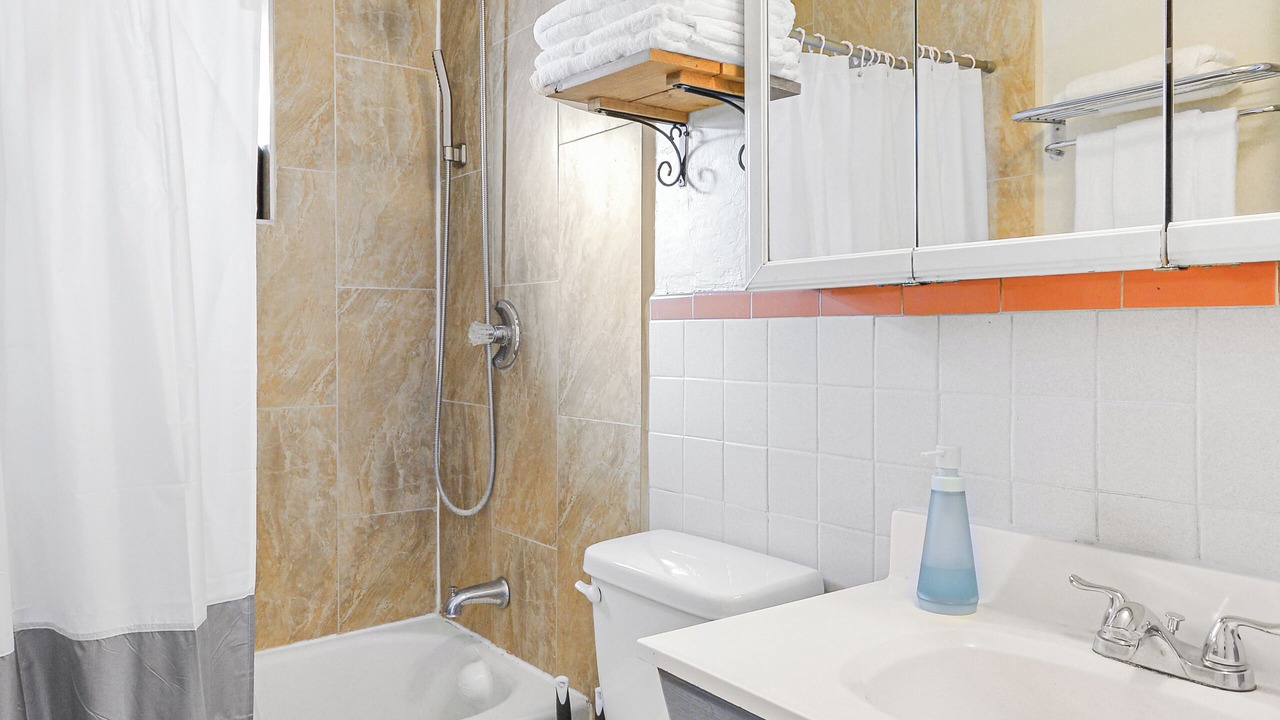 Photo of Bathroom in Campus Farm