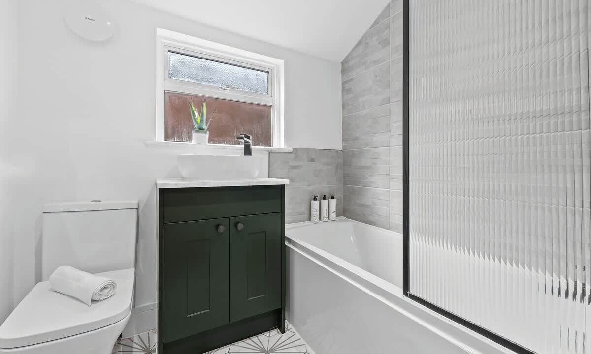 Photo of Bathroom in Southampton City Centre