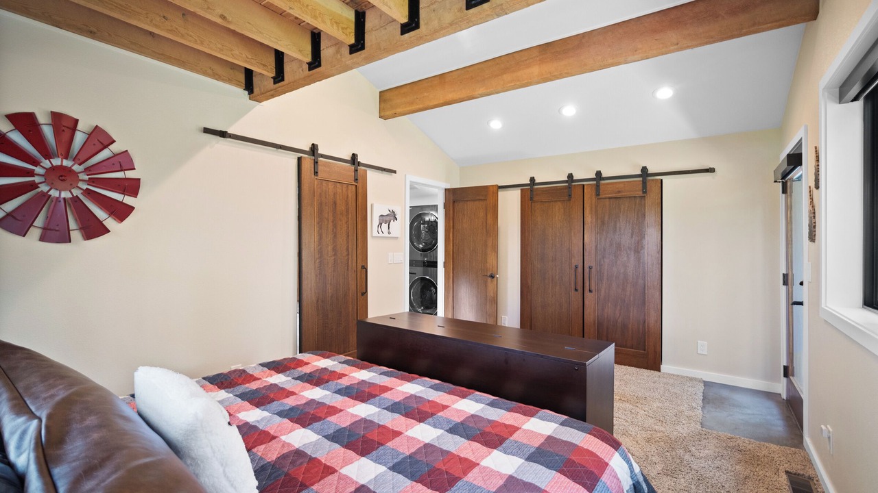 Photo of Bedroom in Colbert