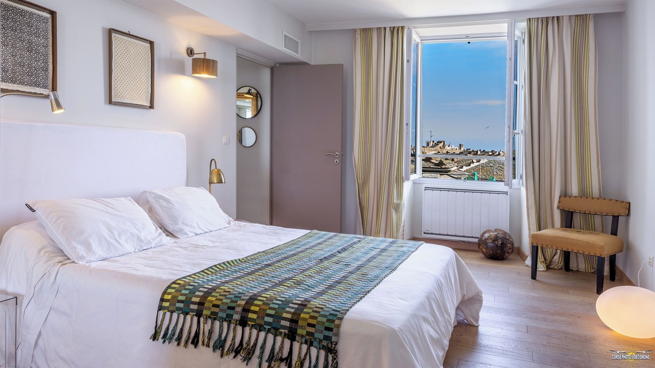 Photo of Bedroom in Bastia