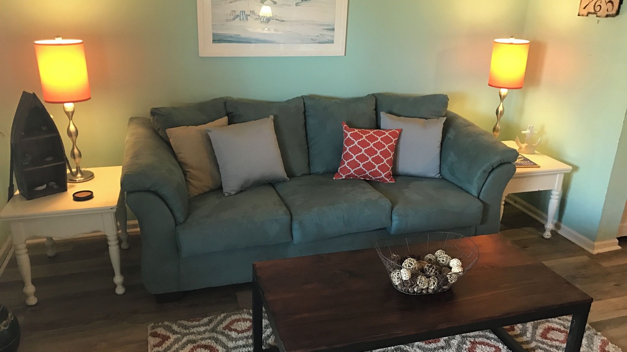 Photo of Livingroom in Pine Knoll Shores