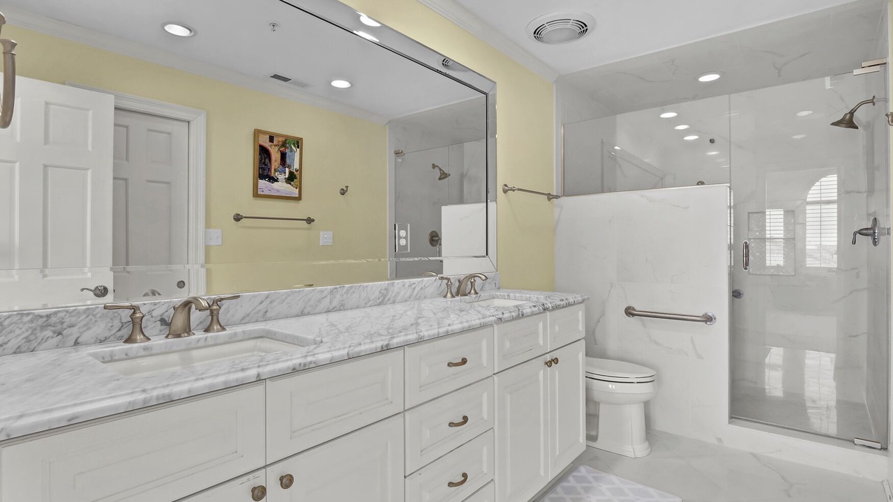 Photo of Bathroom in Shell Island