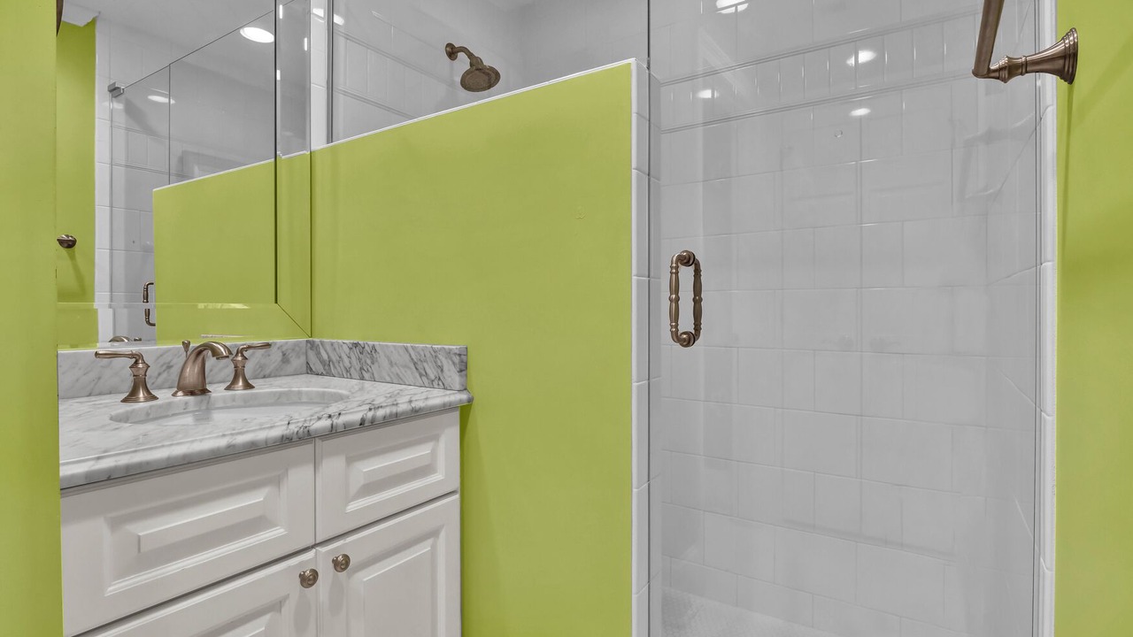 Photo of Bathroom in Shell Island