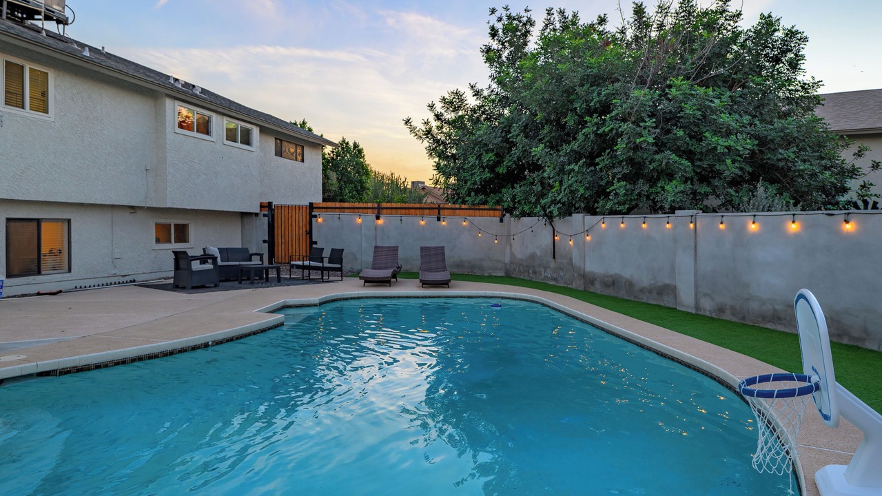 Photo of Outdoor in Stoneybrook