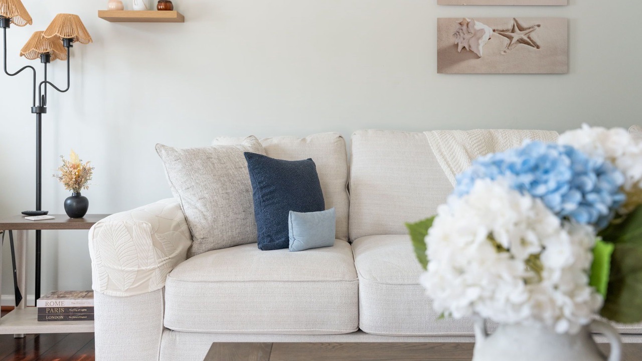 Photo of Livingroom in Murraysville
