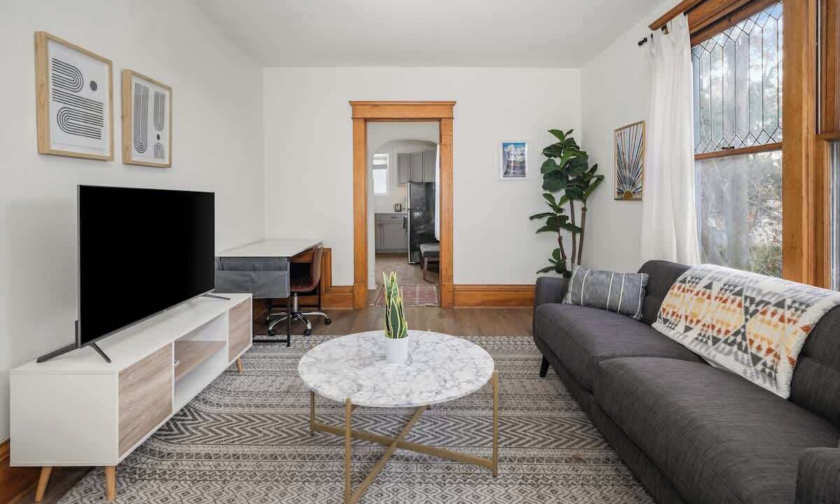 Photo of Livingroom in West Central